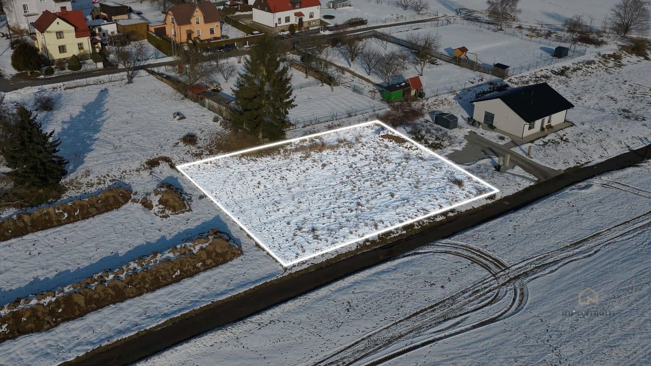 Prodej pozemku 913 m²