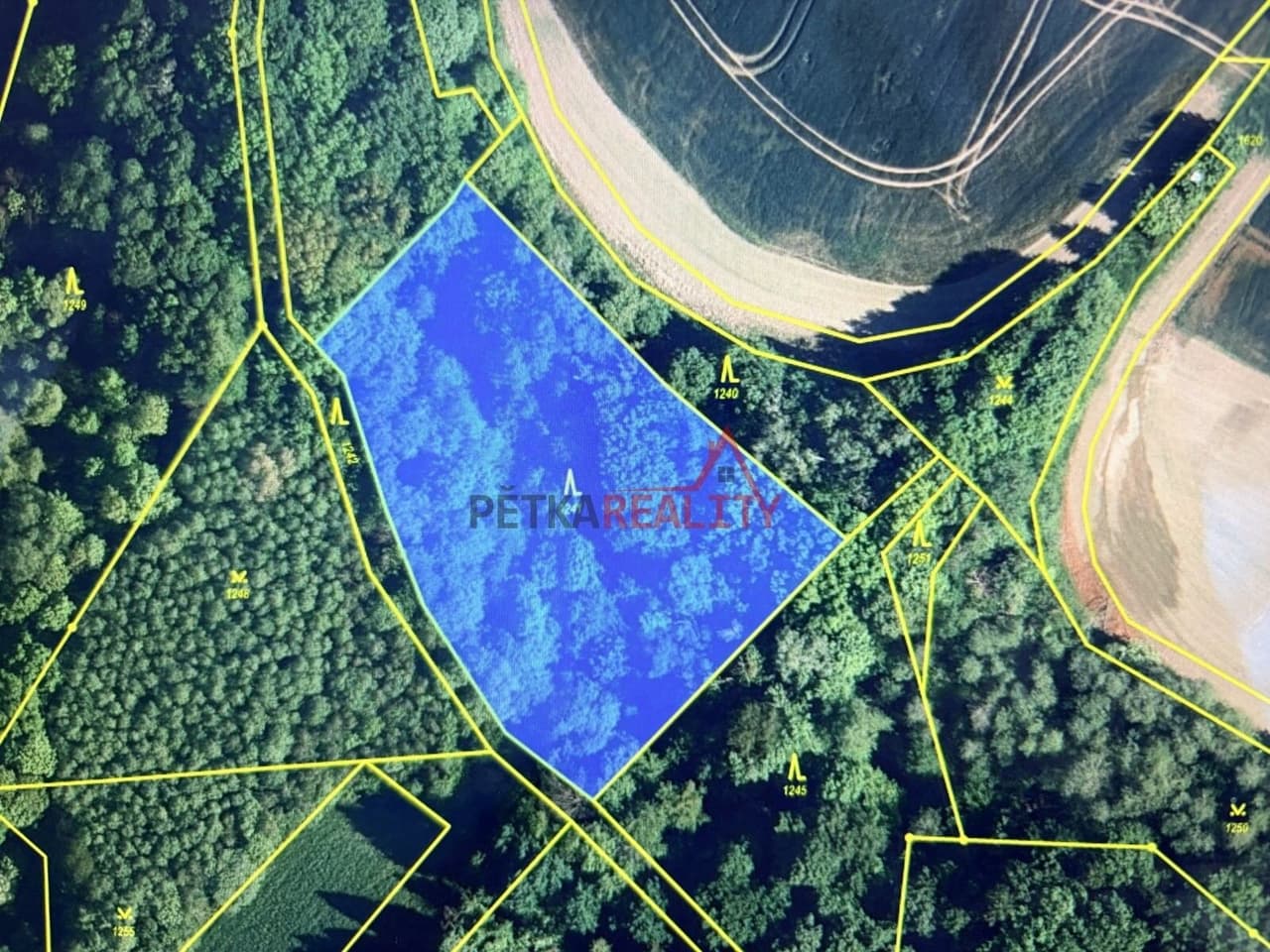 Prodej pozemku 4700 m²
