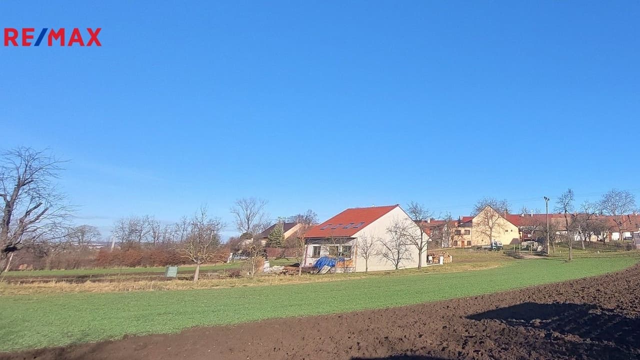 Prodej pozemku 842 m²