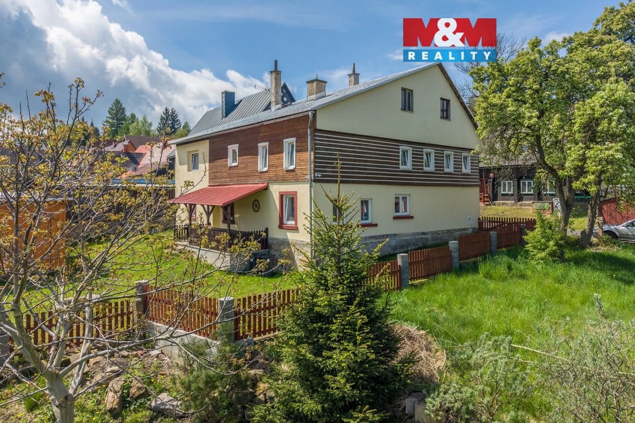 Prodej komerčního prostoru 285 m²