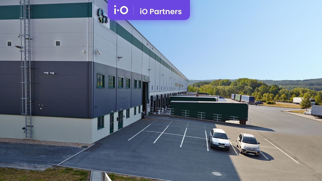 Pronájem komerčního prostoru 5808 m²