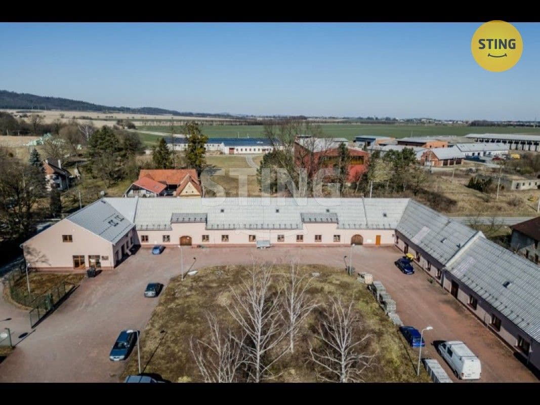 Pronájem komerčního prostoru 220 m²