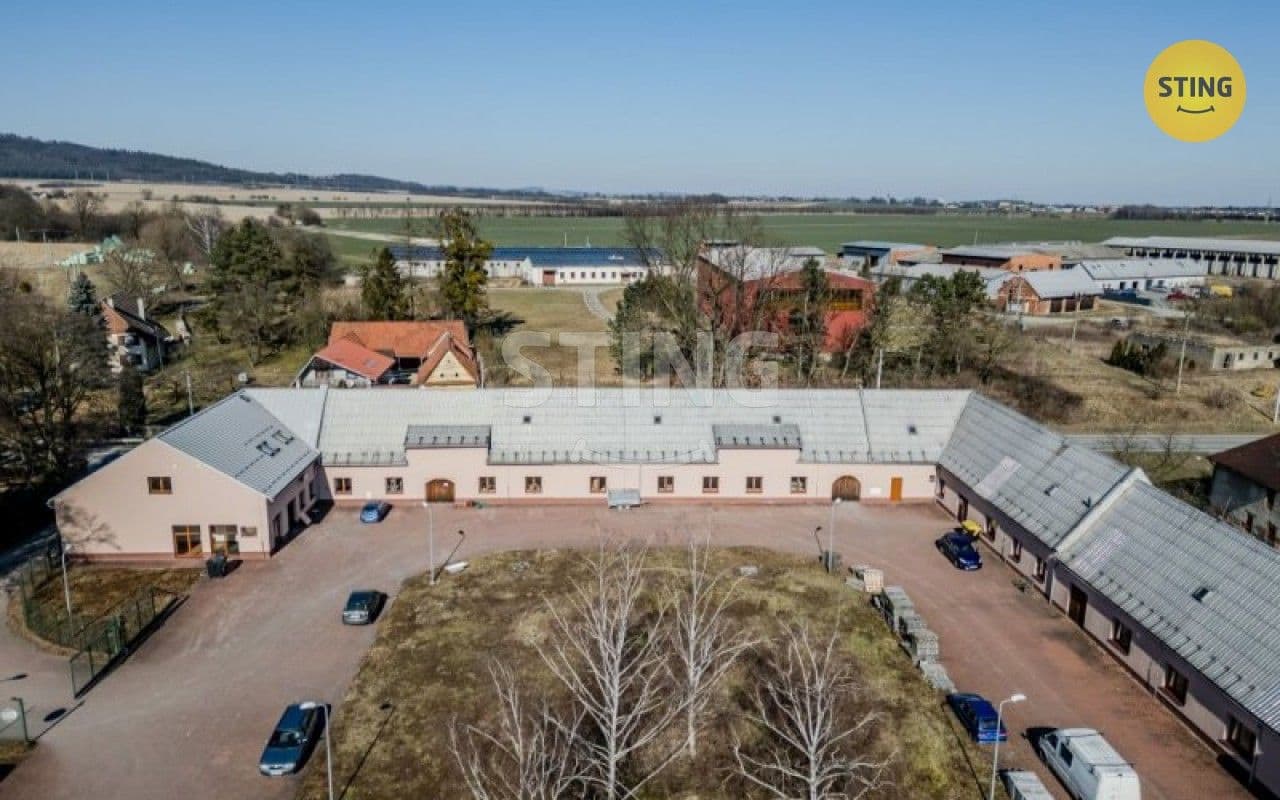 Pronájem komerčního prostoru 750 m²