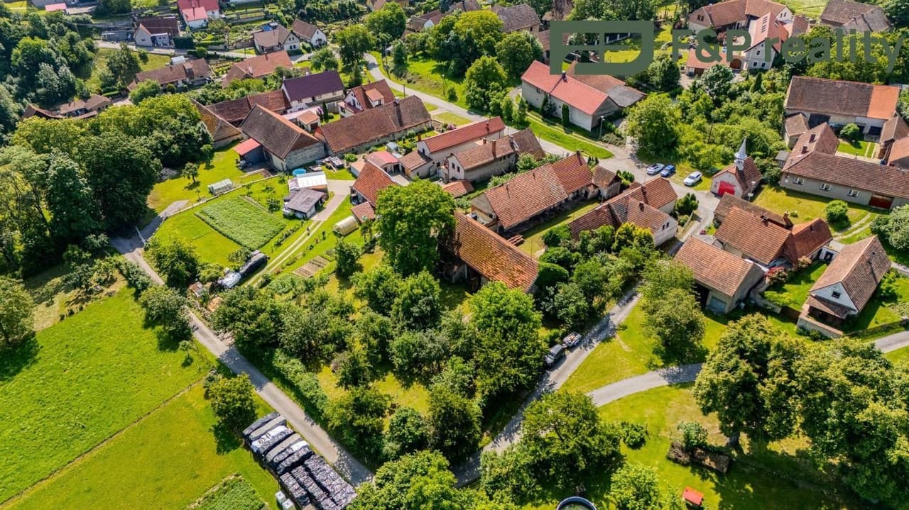 Prodej pozemku 974 m²