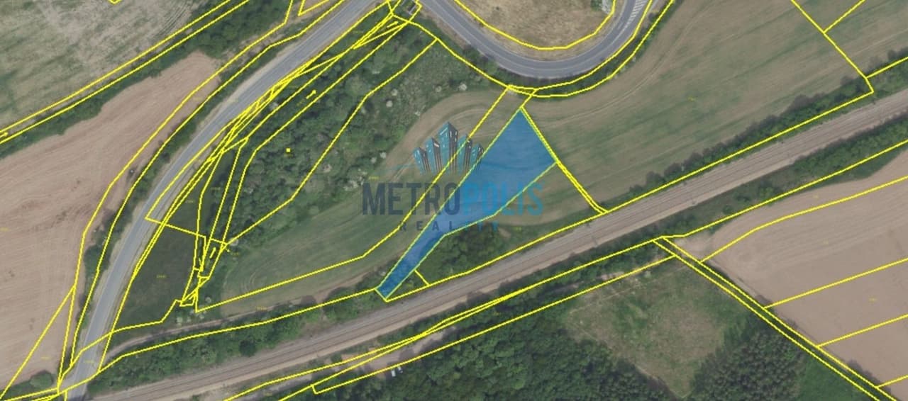 Prodej pozemku 2496 m²