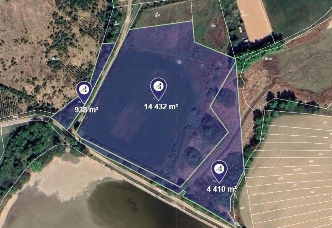 Prodej pozemku 3297 m²