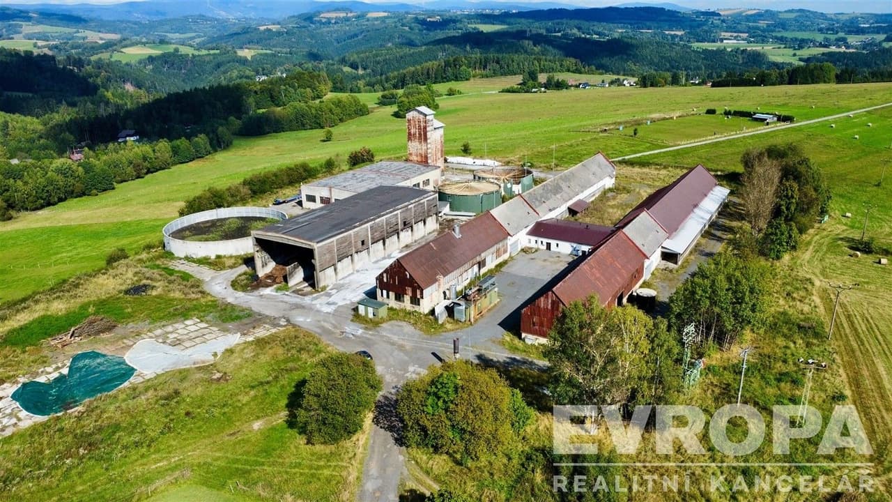 Prodej komerčního prostoru 100 m²