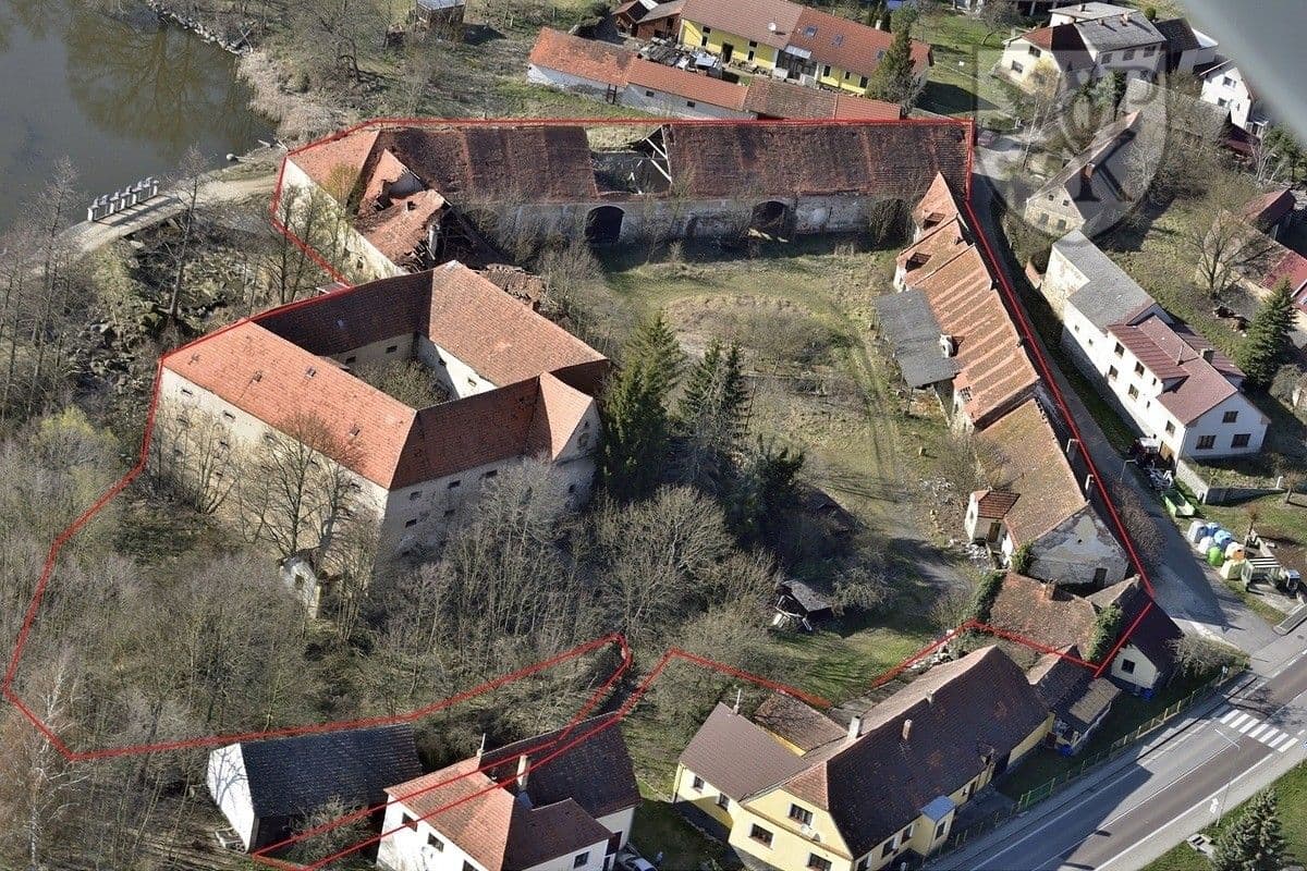 Prodej nemovitosti 4000 m²