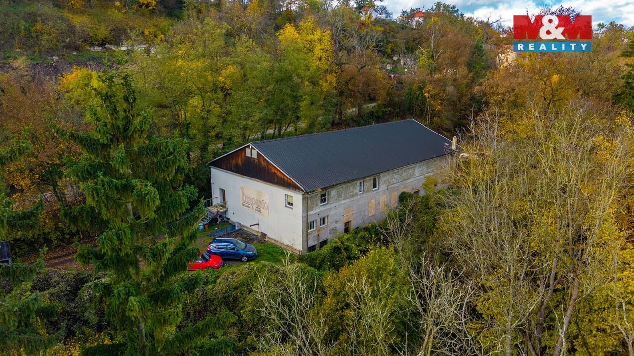 Prodej nemovitosti 700 m²