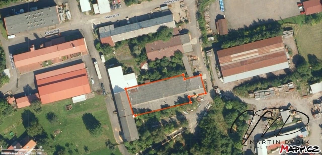 Pronájem komerčního prostoru 200 m²