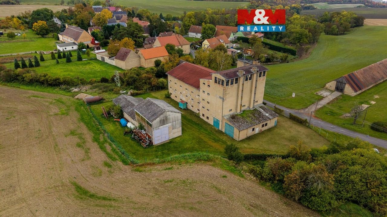 Prodej komerčního prostoru 2000 m²