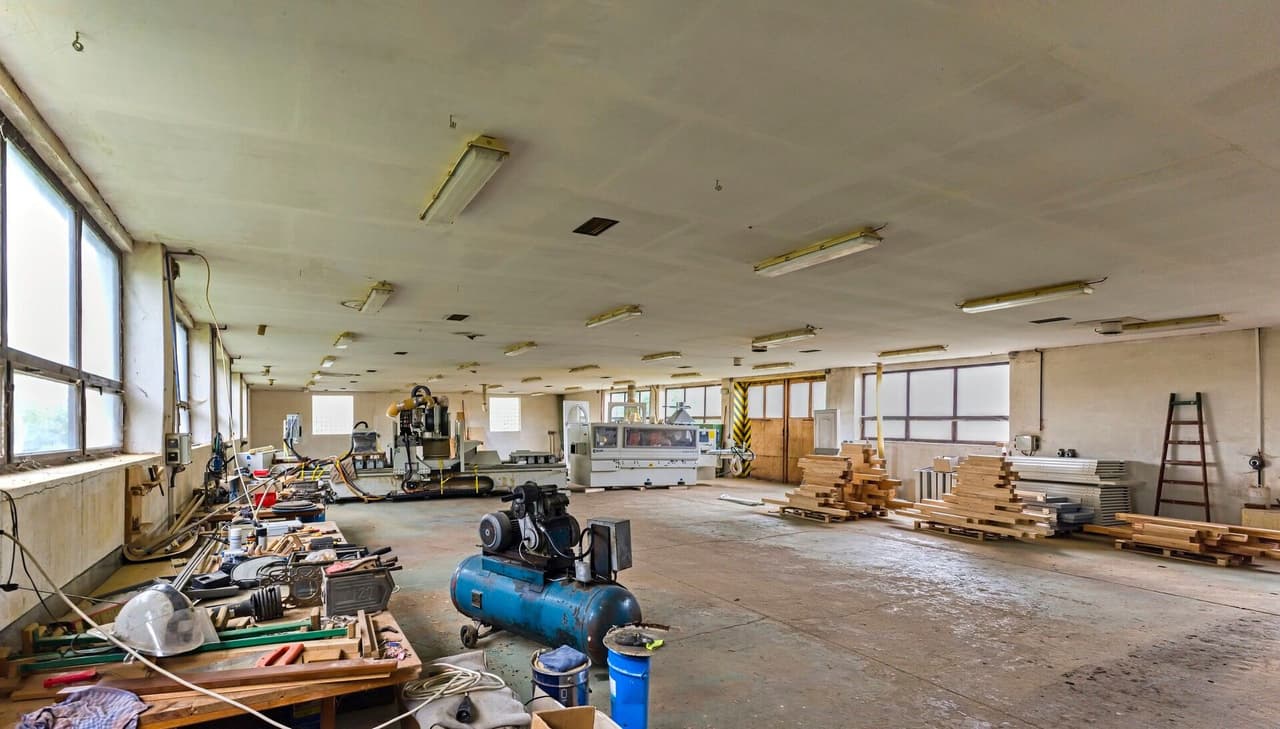 Pronájem komerčního prostoru 629 m²