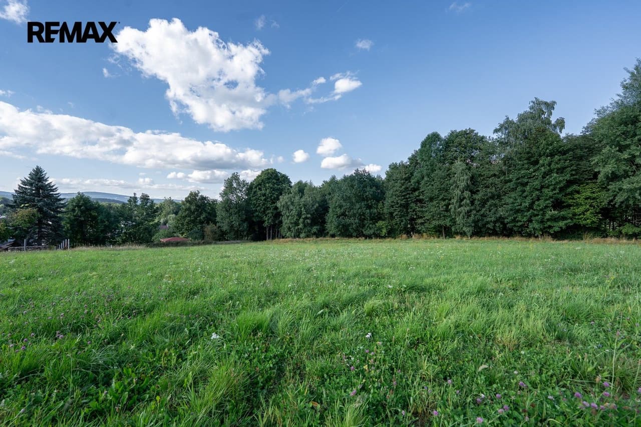 Prodej pozemku 1938 m²