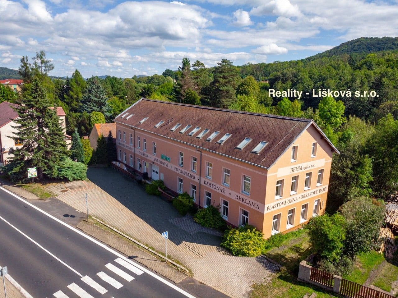 Pronájem komerčního prostoru 261 m²