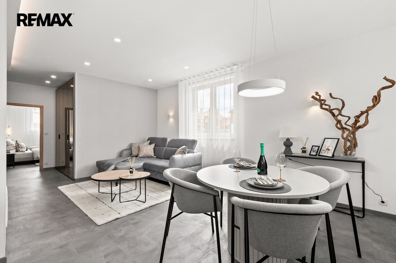 Pronájem bytu 3+kk 77 m²