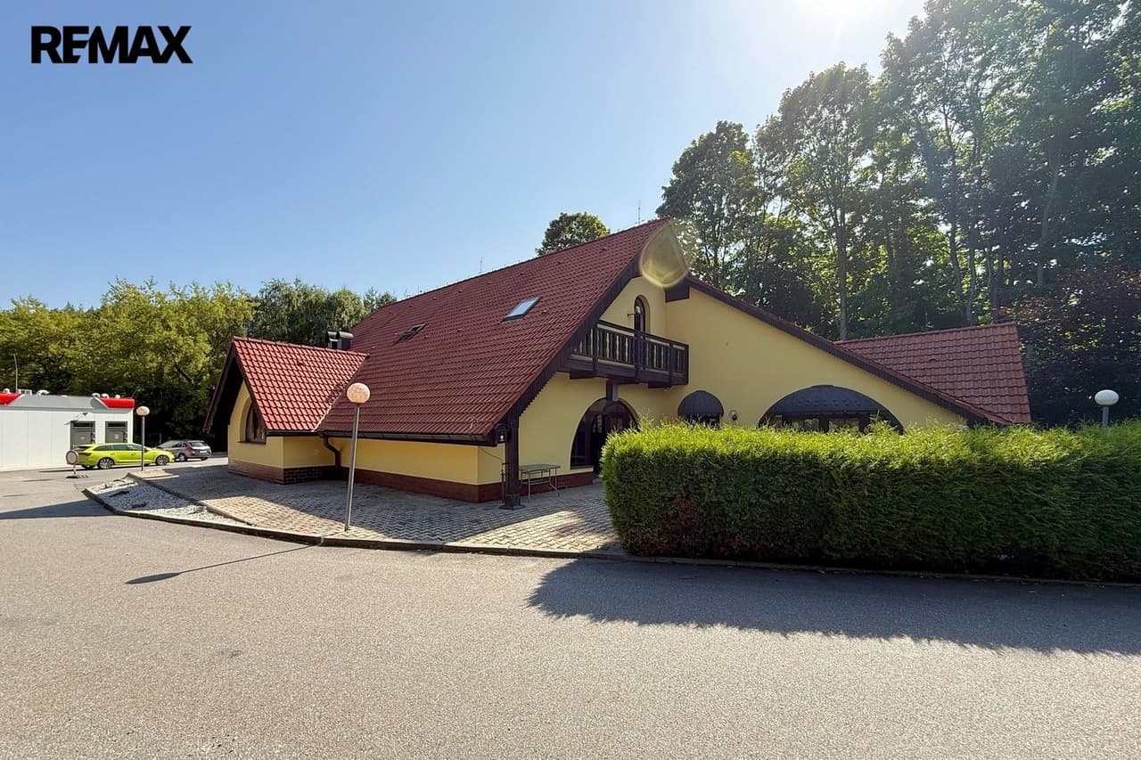Prodej komerčního prostoru 450 m²