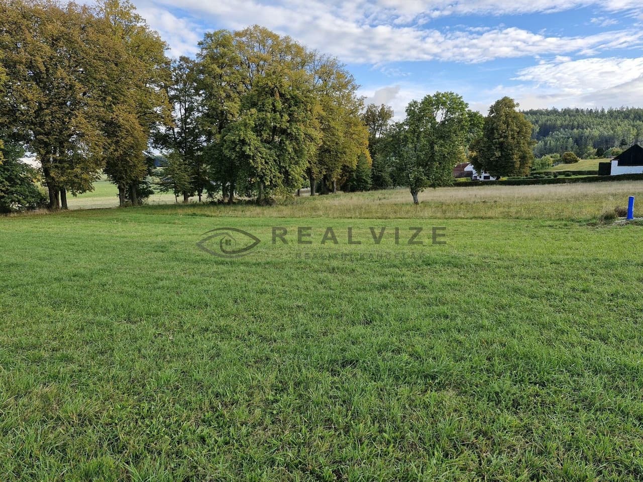 Prodej pozemku 2464 m²
