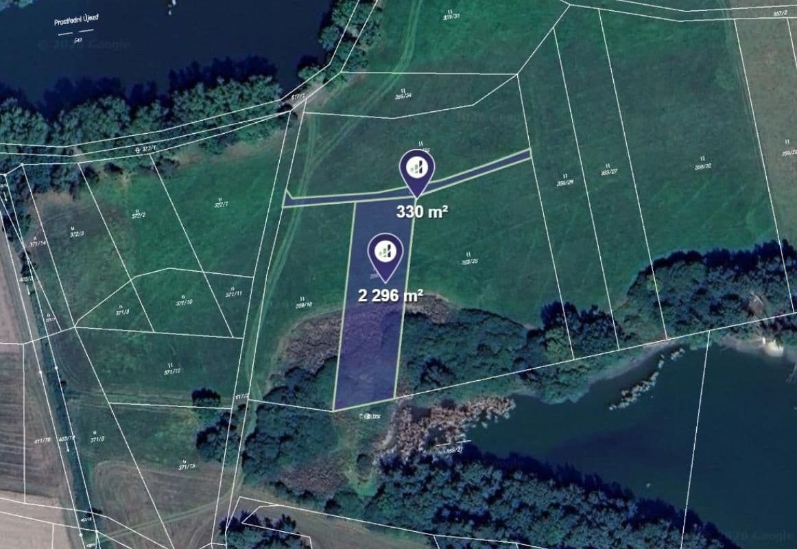 Prodej pozemku 2379 m²
