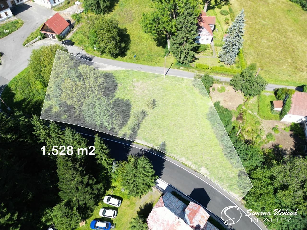Prodej pozemku 1528 m²