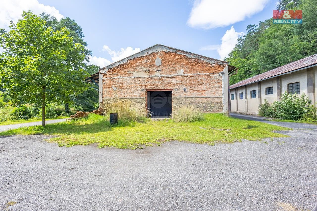 Prodej komerčního prostoru 435 m²
