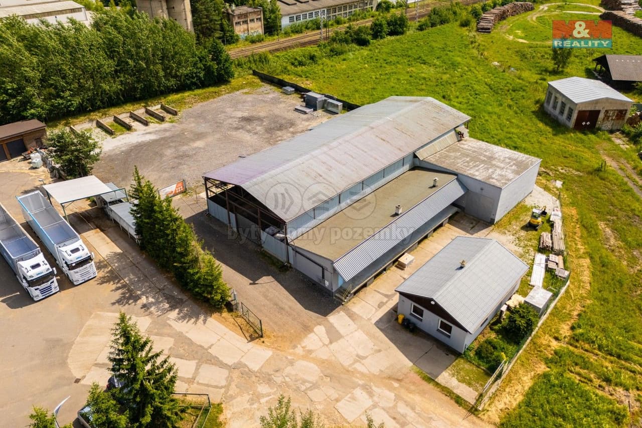 Prodej komerčního prostoru 4001 m²