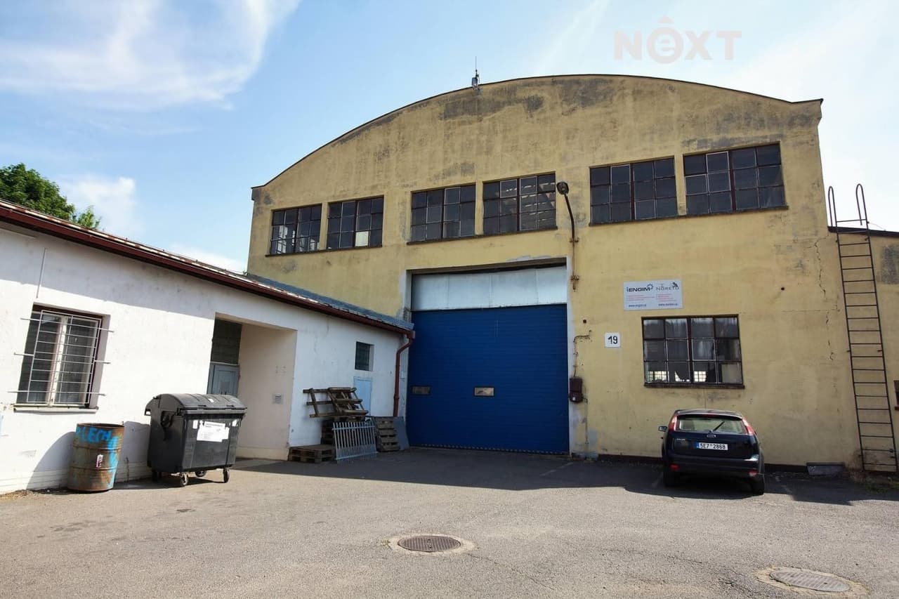 Pronájem komerčního prostoru 1600 m²