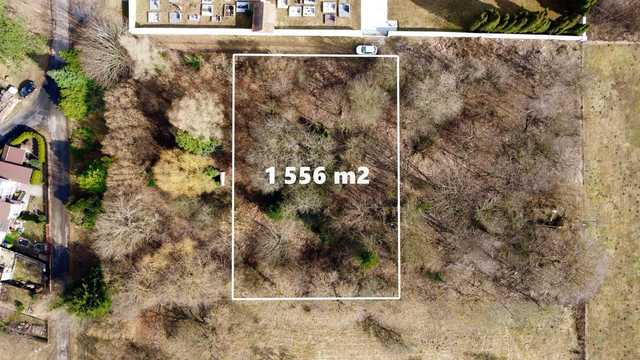 Prodej pozemku 1556 m²