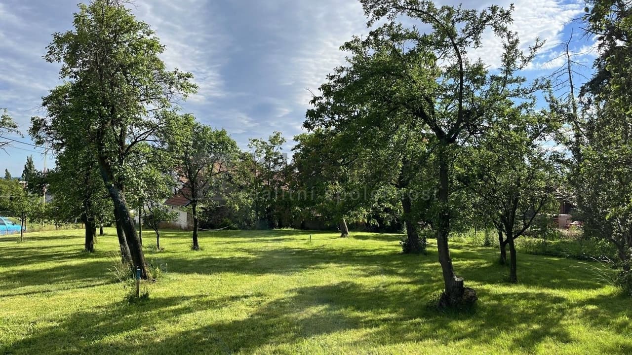 Prodej pozemku 472 m²