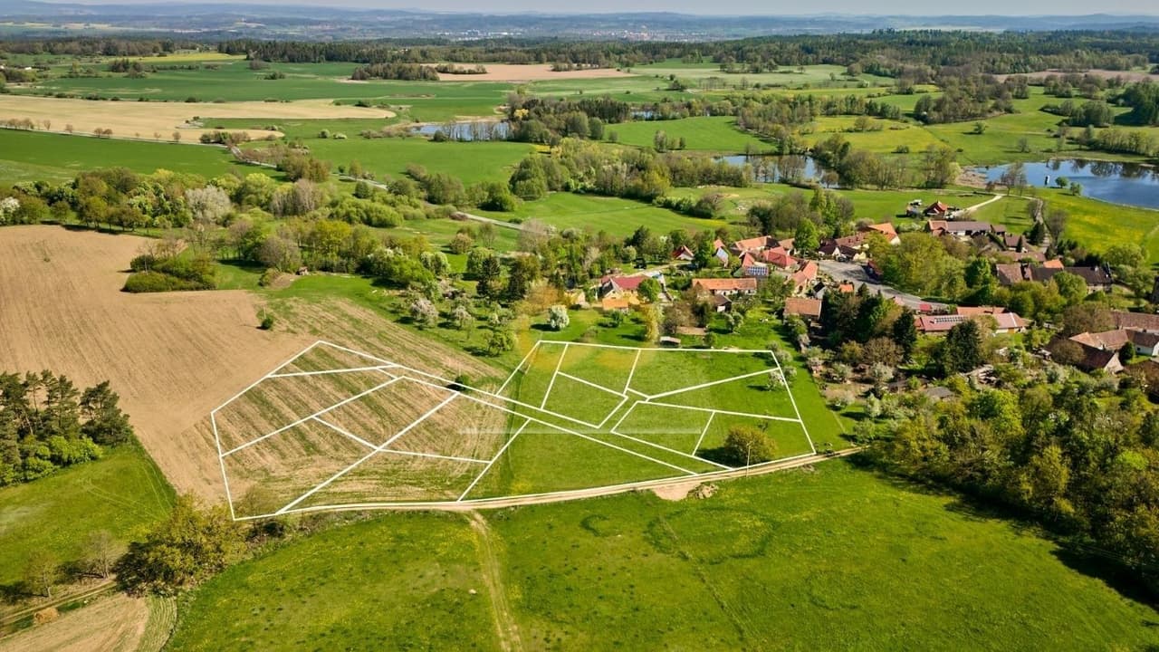 Prodej pozemku 8000 m²