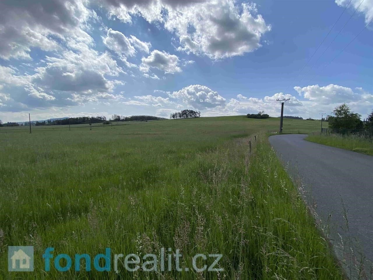 Prodej pozemku 1400 m²