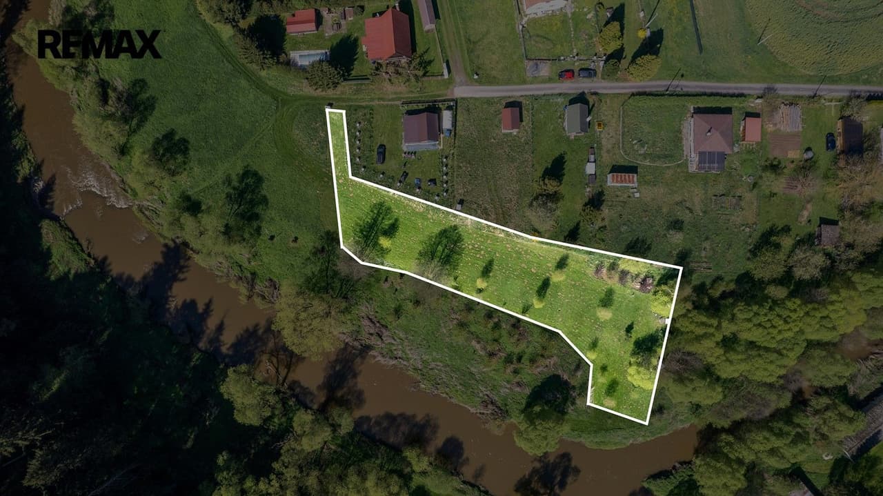 Prodej nemovitosti 2100 m²