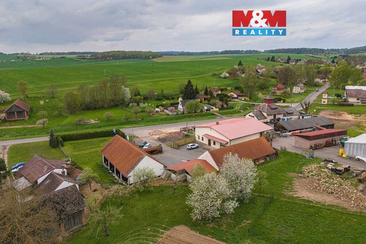 Prodej komerčního prostoru 453 m²