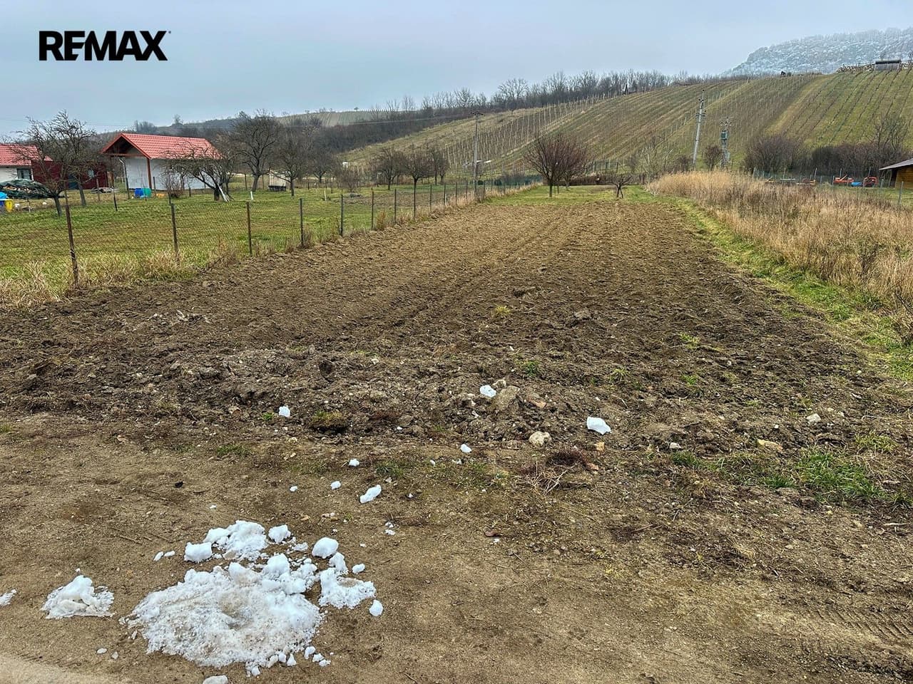 Prodej pozemku 898 m²