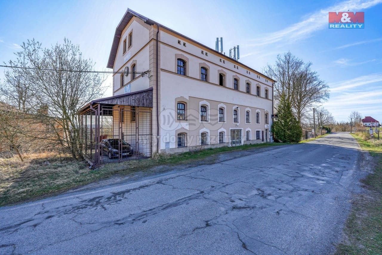 Prodej komerčního prostoru 1614 m²