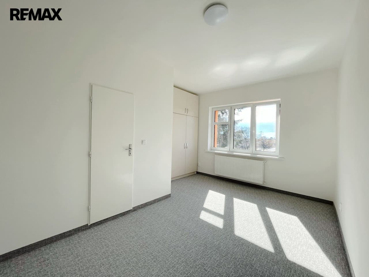 Pronájem komerčního prostoru 100 m²