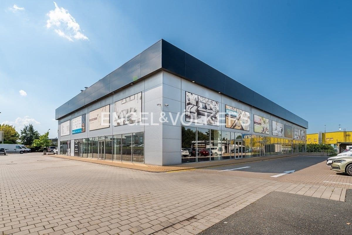 Pronájem komerčního prostoru 268 m²