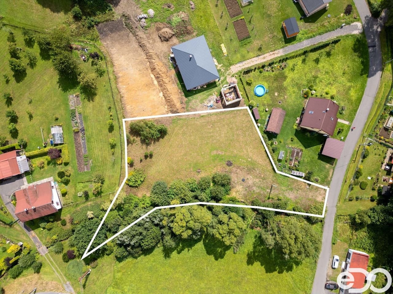 Prodej pozemku 2393 m²