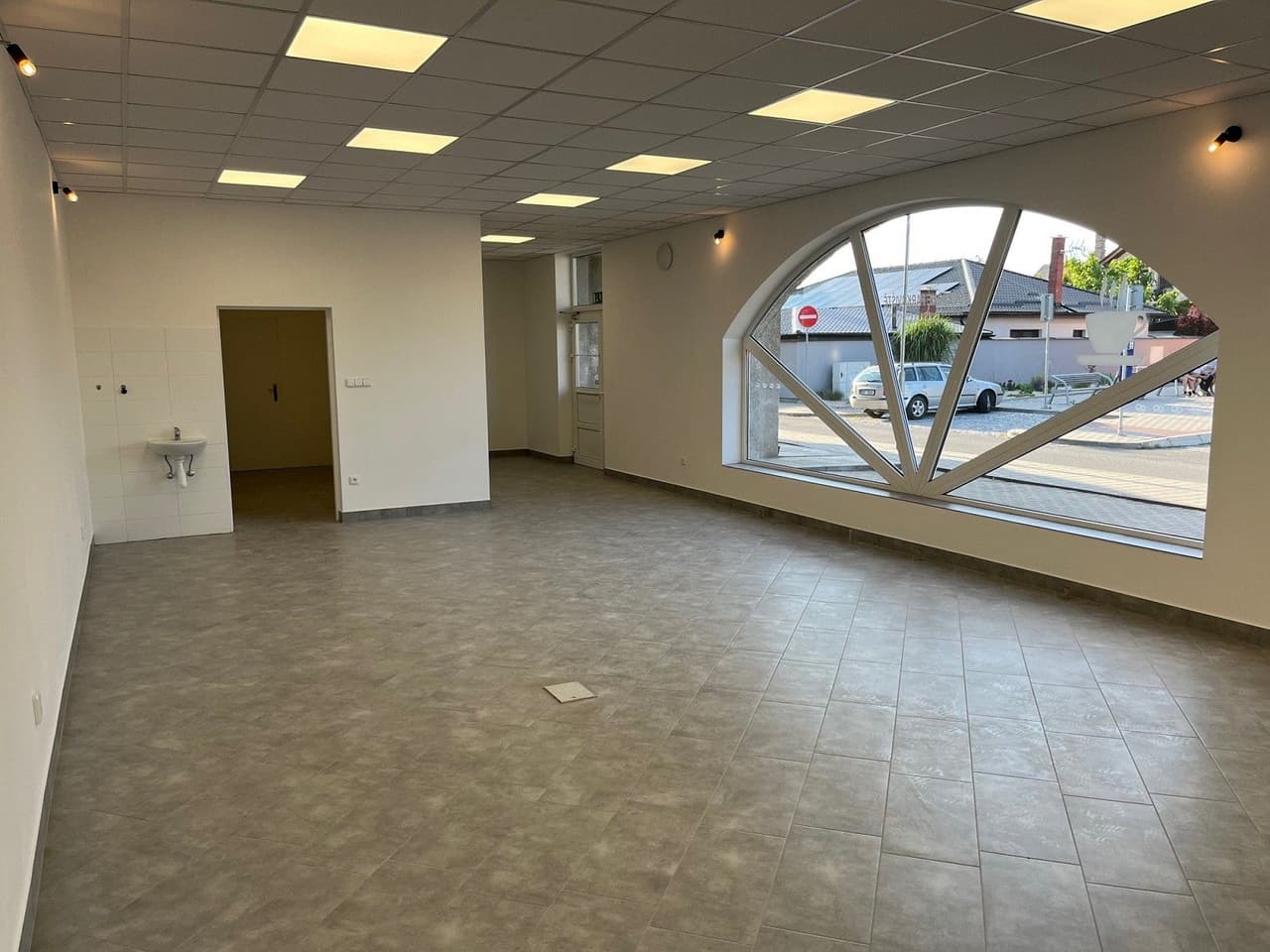 Pronájem komerčního prostoru 79 m²
