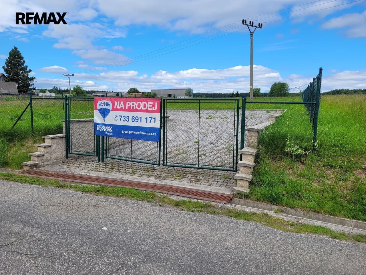 Prodej pozemku 1213 m²