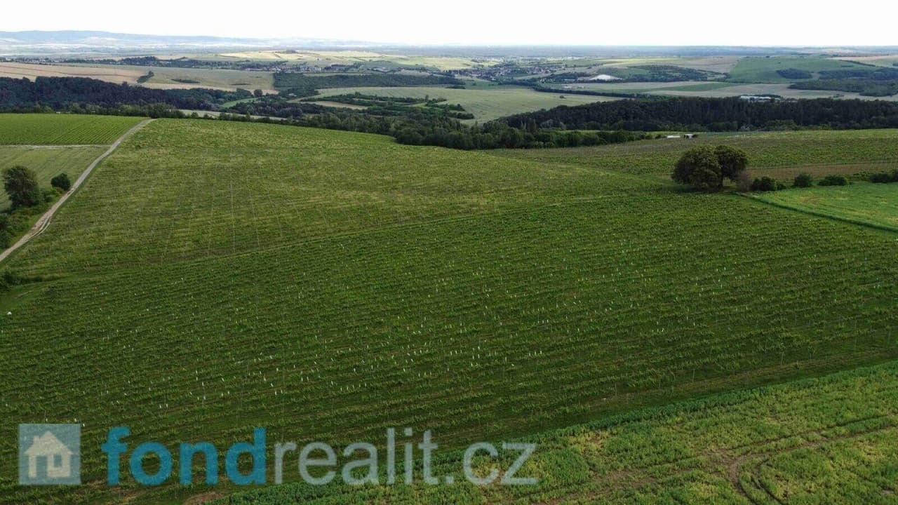 Prodej nemovitosti 27055 m²