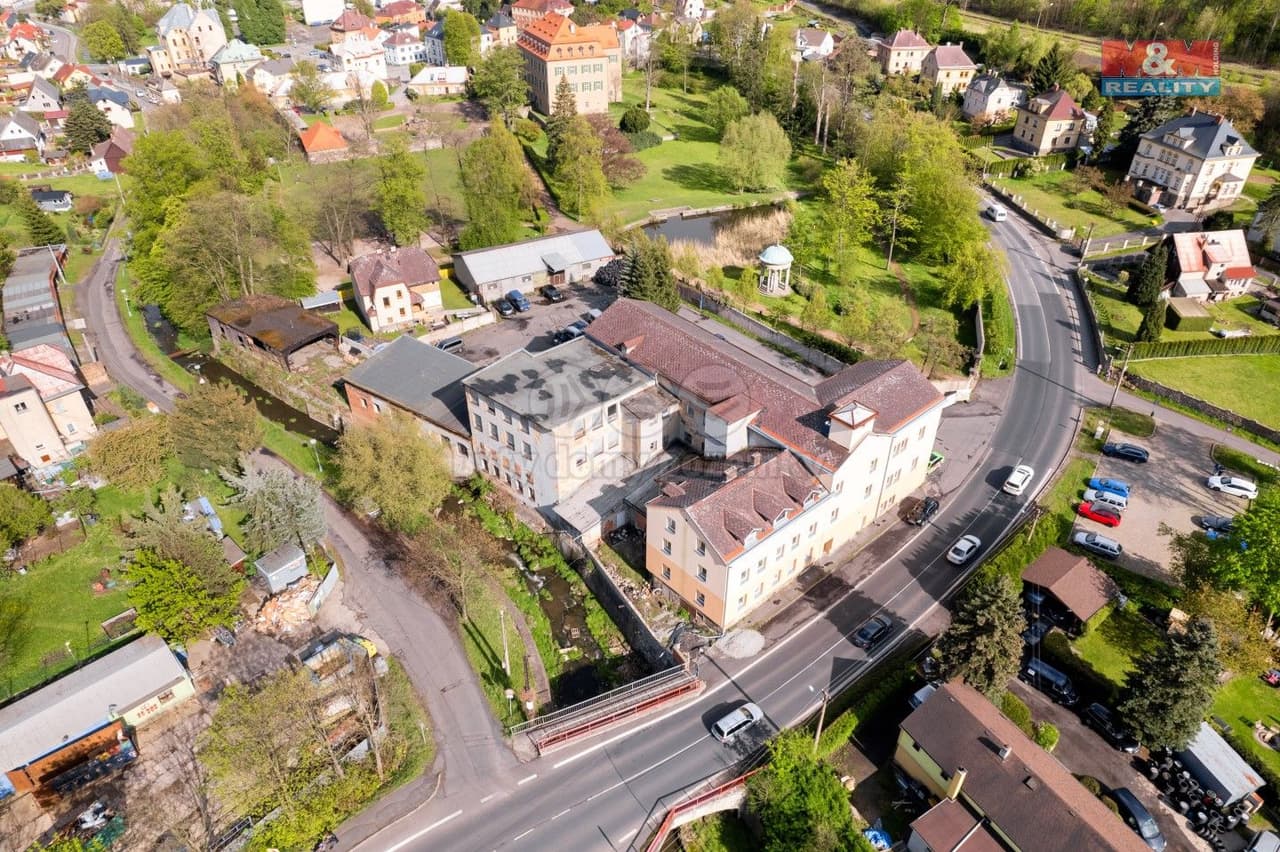 Prodej komerčního prostoru 3160 m²