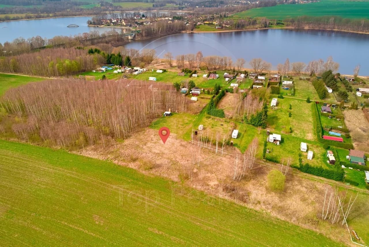 Prodej pozemku 1353 m²