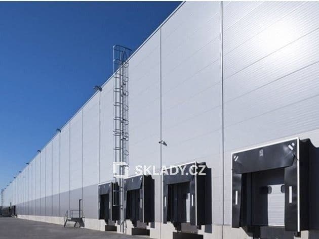 Pronájem komerčního prostoru 2600 m²
