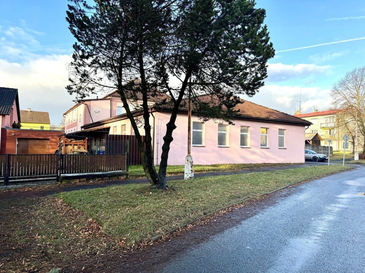 Pronájem komerčního prostoru 960 m²