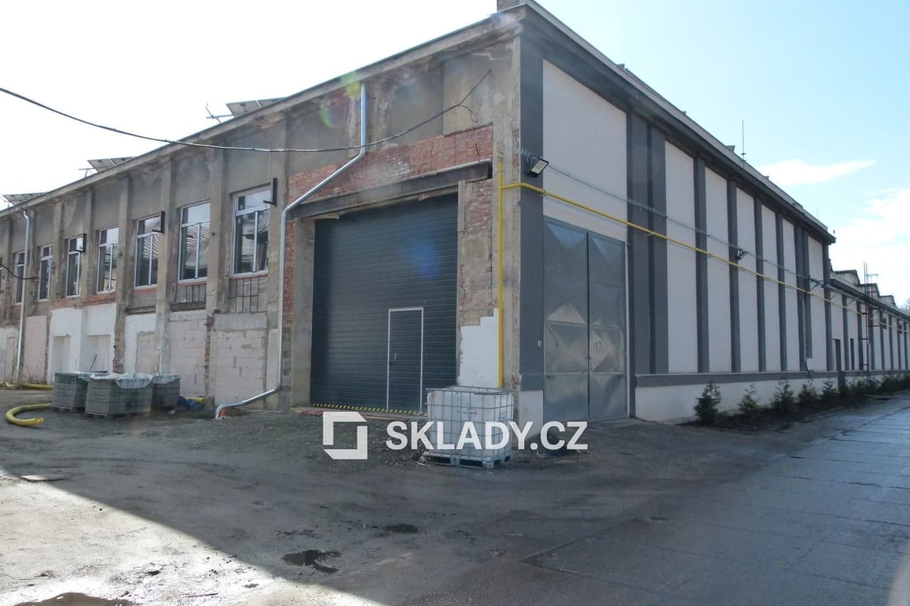 Pronájem komerčního prostoru 400 m²