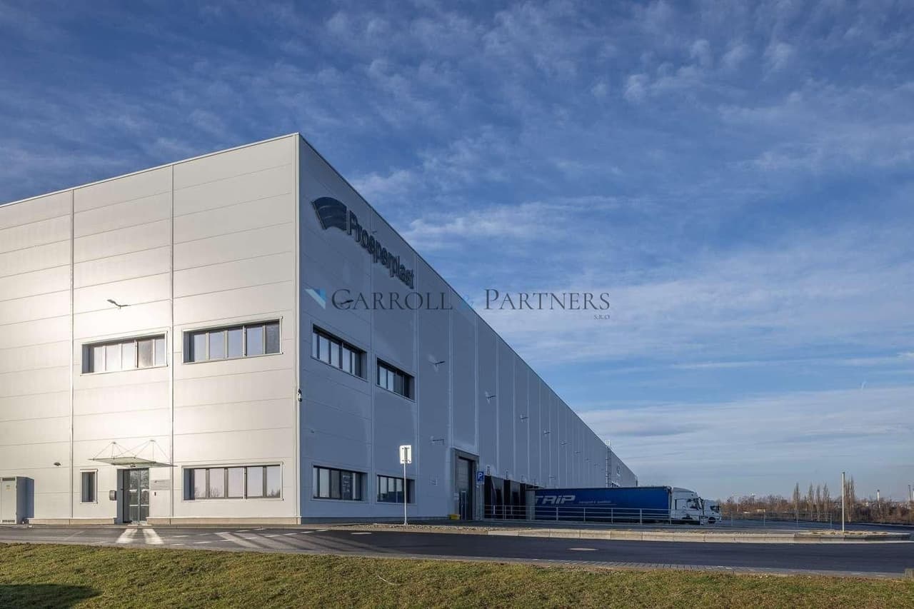 Pronájem komerčního prostoru 2000 m²