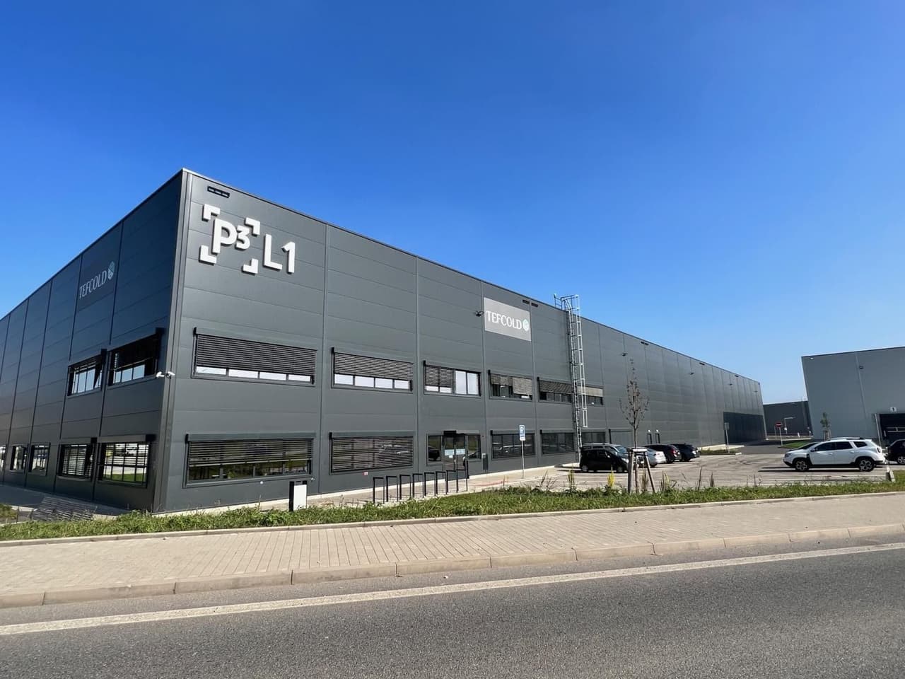 Pronájem komerčního prostoru 15470 m²