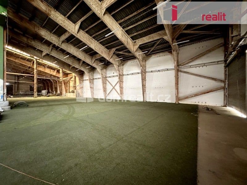 Pronájem komerčního prostoru 3636 m²