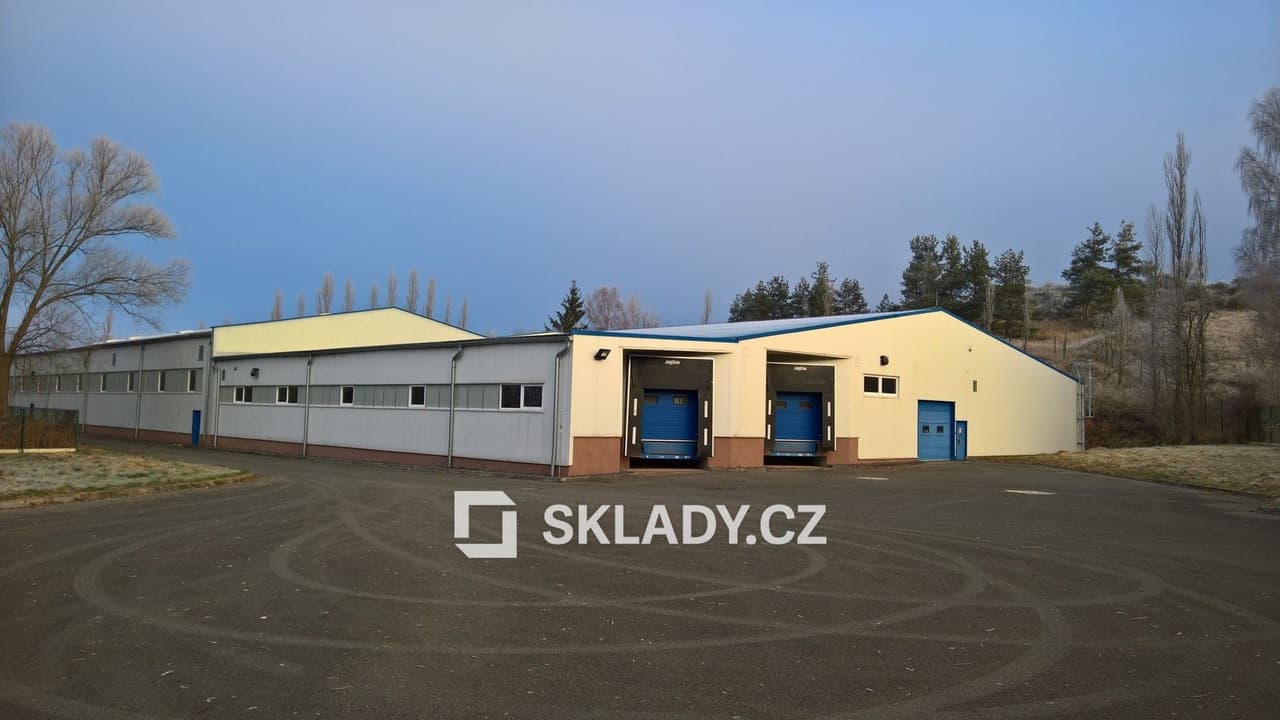 Pronájem komerčního prostoru 2700 m²