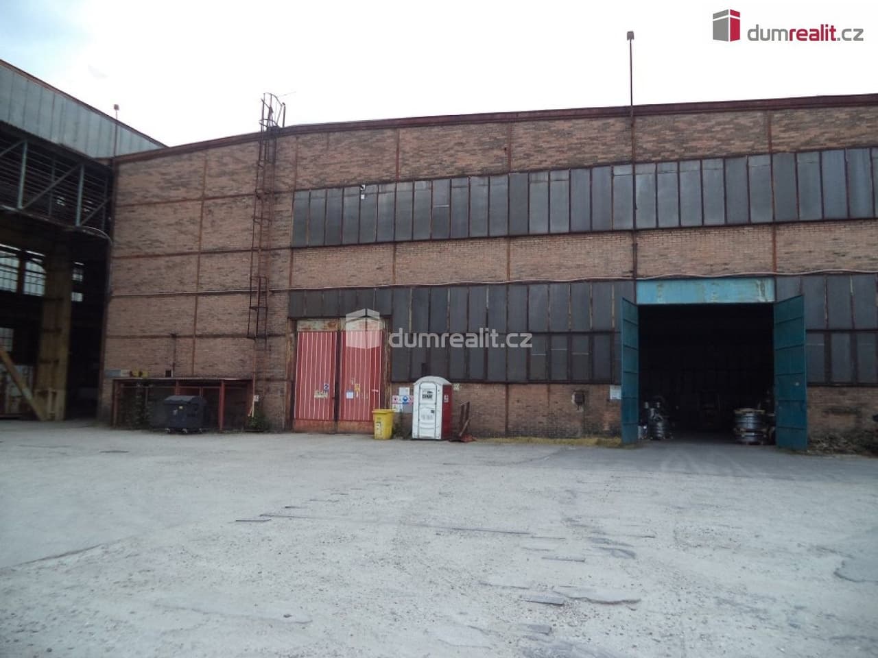 Pronájem komerčního prostoru 1800 m²